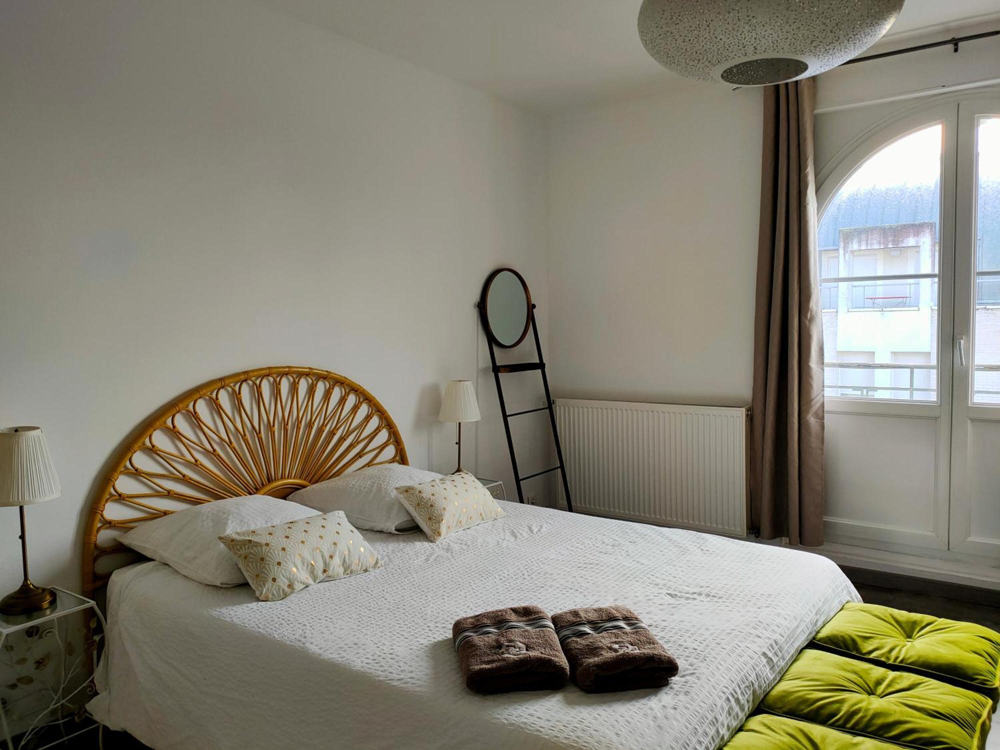A La Villa Perroy Les Chambres Sont Spacieuses Et Les Petit-Dejeuners Offerts Dunkirk Exteriör bild